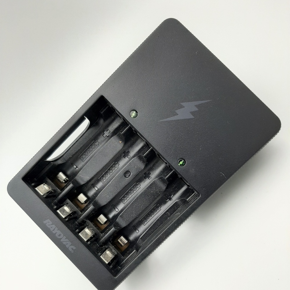 Rayovac Class 2 - 2 or 4 AA/AAA Battery Charger
